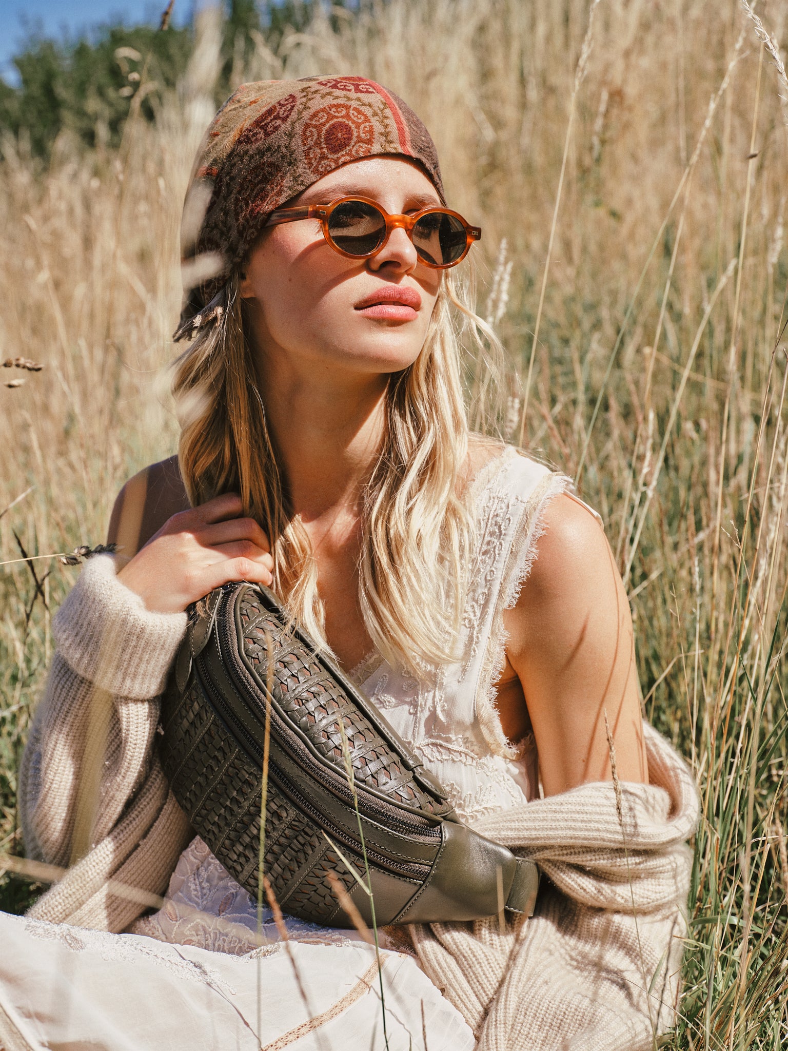 Mike Tressé Kaki x Véronika Loubry