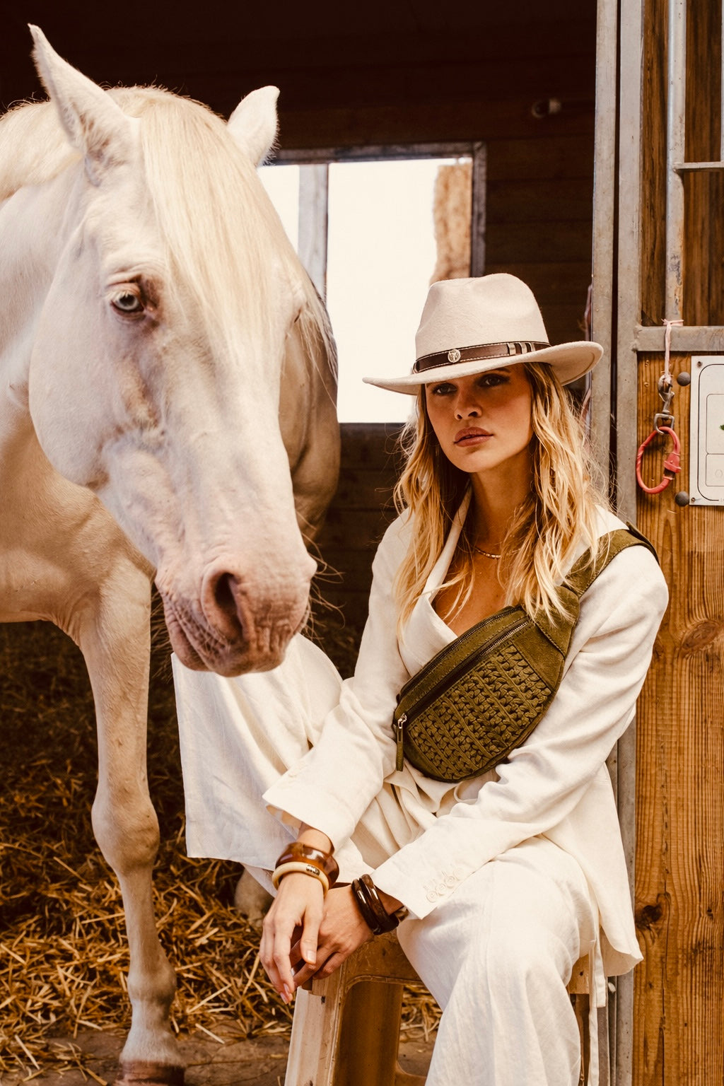 Mike Tressé Kaki nubuck x Véronika Loubry