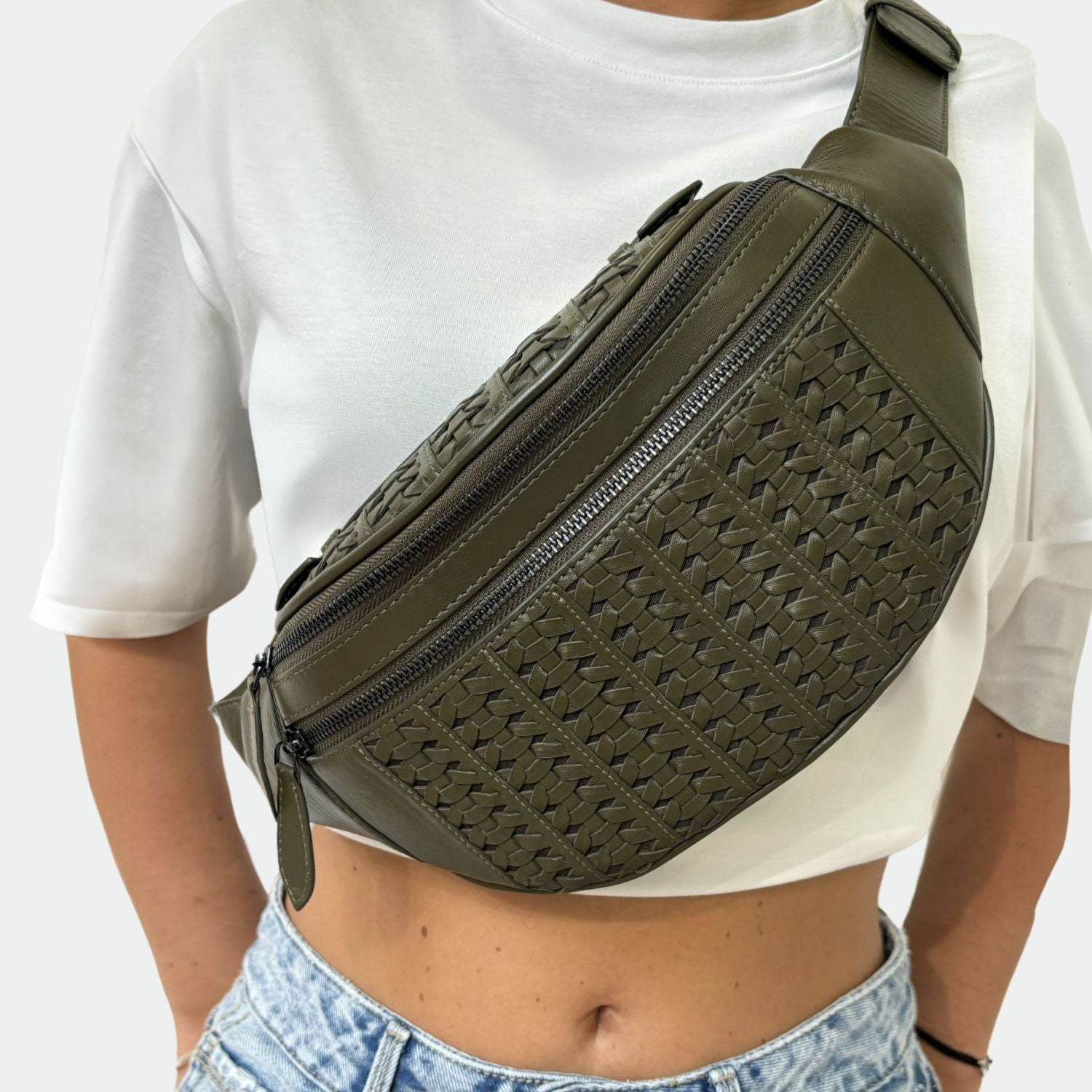 Mike Tressé Kaki x Véronika Loubry