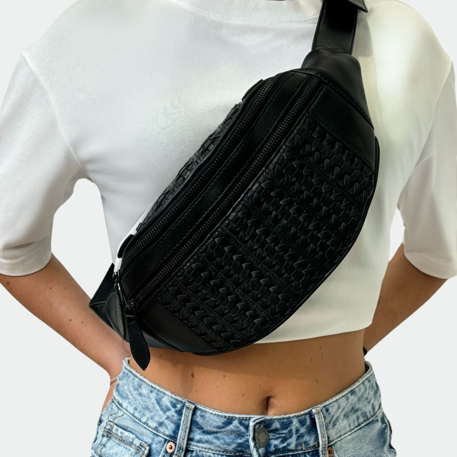 Mike Tressé Black x Véronika Loubry