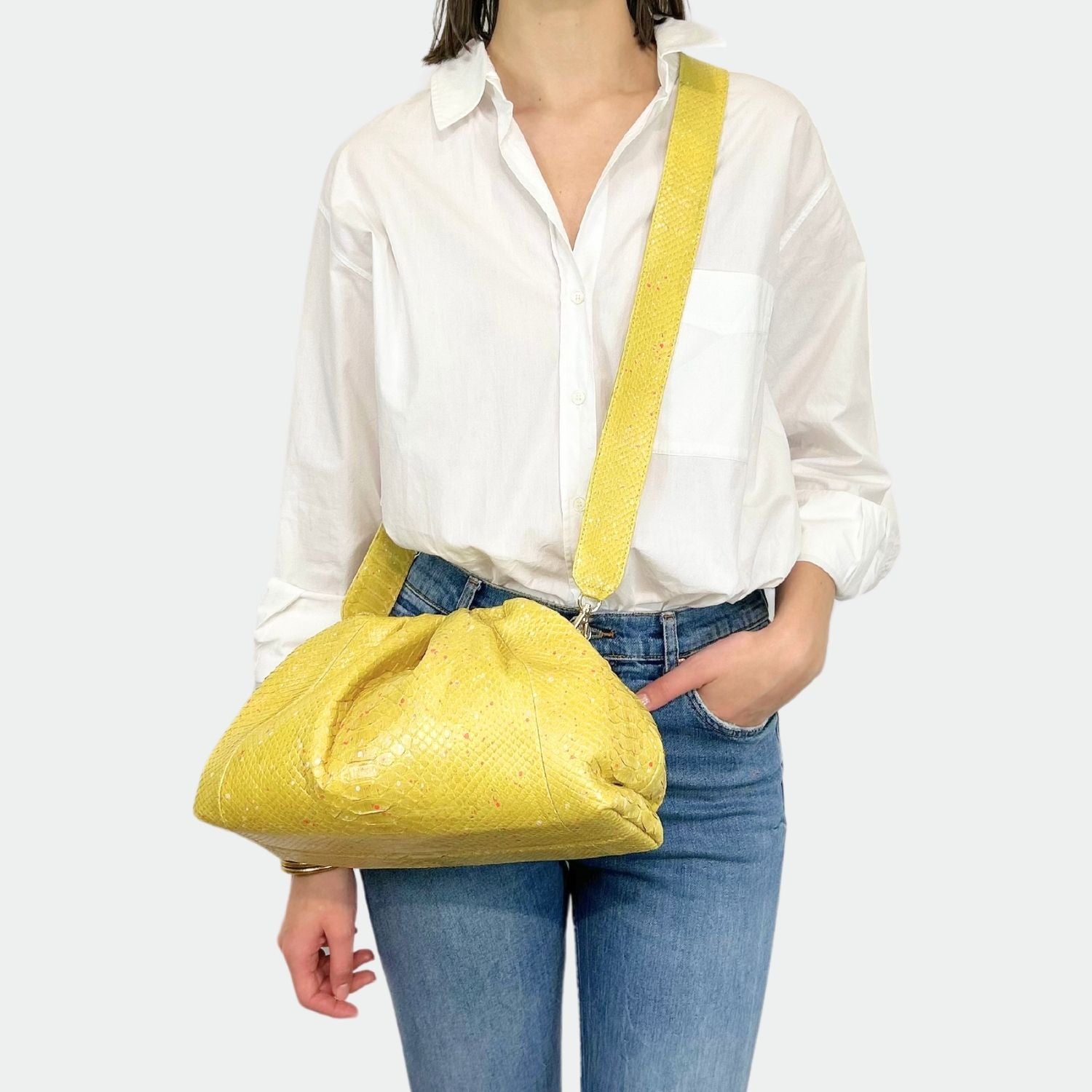 Uniq big yellow paint